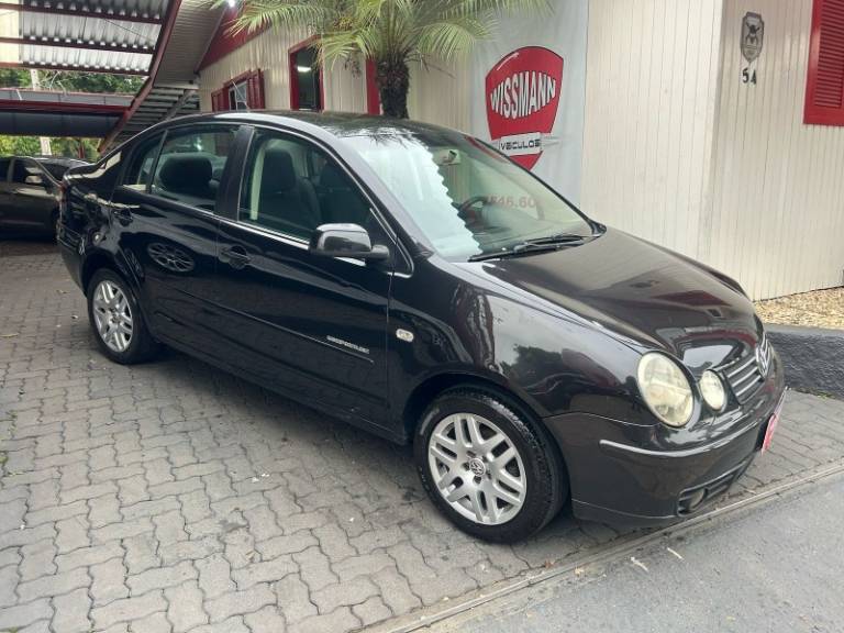 VOLKSWAGEN - POLO SEDAN - 2006/2006 - Preta - R$ 27.800,00