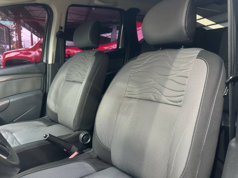 RENAULT - DUSTER - 2013/2014 - Prata - R$ 51.800,00
