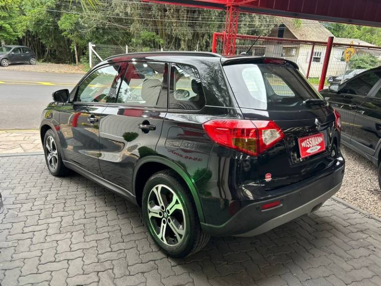 SUZUKI - VITARA - 2016/2017 - Preta - R$ 83.800,00