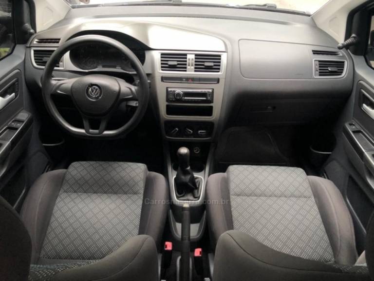 VOLKSWAGEN - FOX - 2015/2016 - Prata - R$ 49.800,00