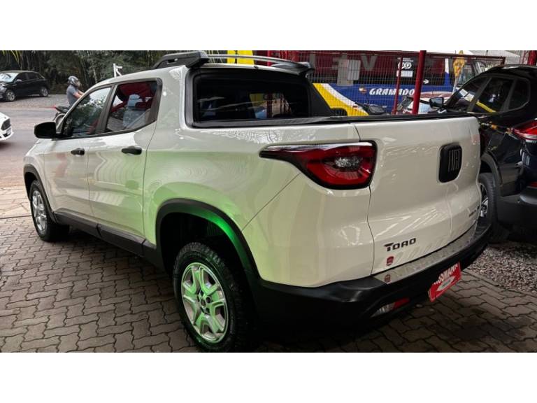 FIAT - TORO - 2017/2018 - Branca - R$ 92.800,00