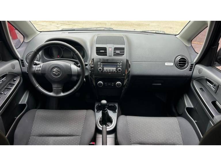 SUZUKI - SX4 - 2012/2013 - Branca - R$ 46.800,00