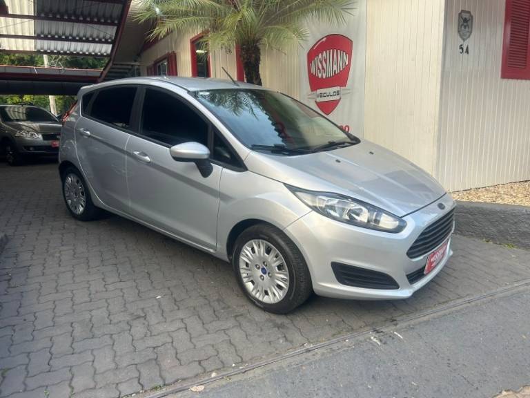FORD - FIESTA - 2013/2014 - Prata - R$ 39.800,00