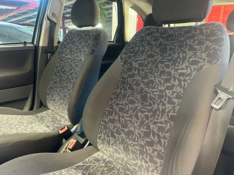 CHEVROLET - MERIVA - 2003/2003 - Prata - R$ 17.900,00