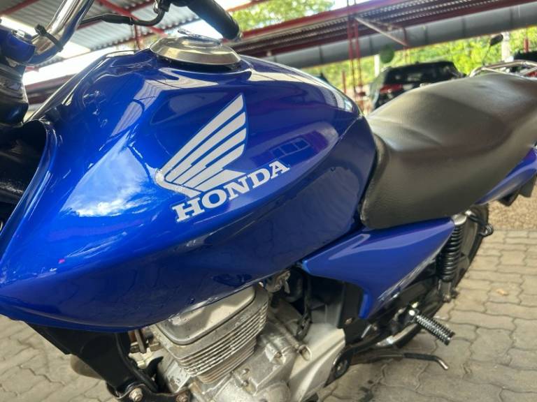 HONDA - CG 150 - 2005/2005 - Azul - R$ 8.500,00