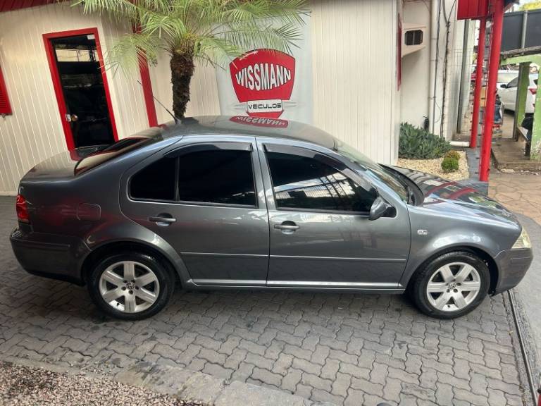 VOLKSWAGEN - BORA - 2009/2010 - Cinza - R$ 42.800,00