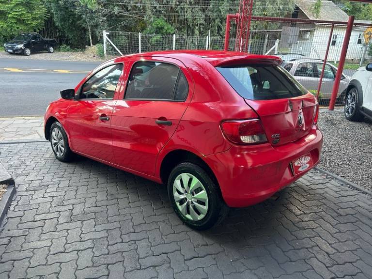 VOLKSWAGEN - GOL - 2011/2012 - Vermelha - R$ 16.800,00