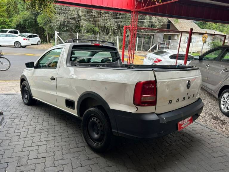 VOLKSWAGEN - SAVEIRO - 2018/2018 - Branca - R$ 42.800,00