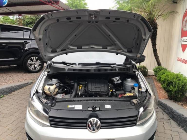 VOLKSWAGEN - FOX - 2015/2016 - Prata - R$ 49.800,00
