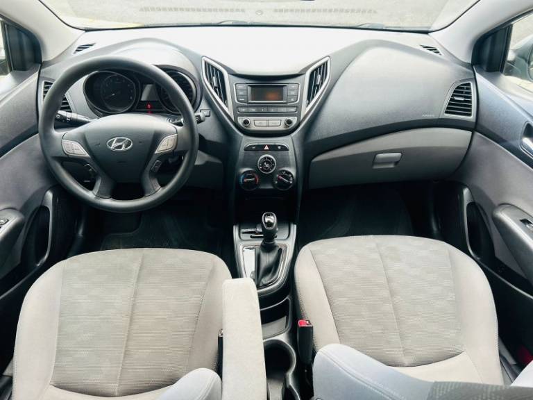 HYUNDAI - HB20S - 2015/2016 - Prata - R$ 64.800,00
