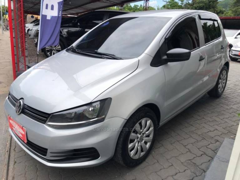 VOLKSWAGEN - FOX - 2015/2016 - Prata - R$ 49.800,00