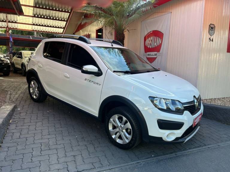 RENAULT - SANDERO - 2019/2020 - Branca - R$ 64.800,00