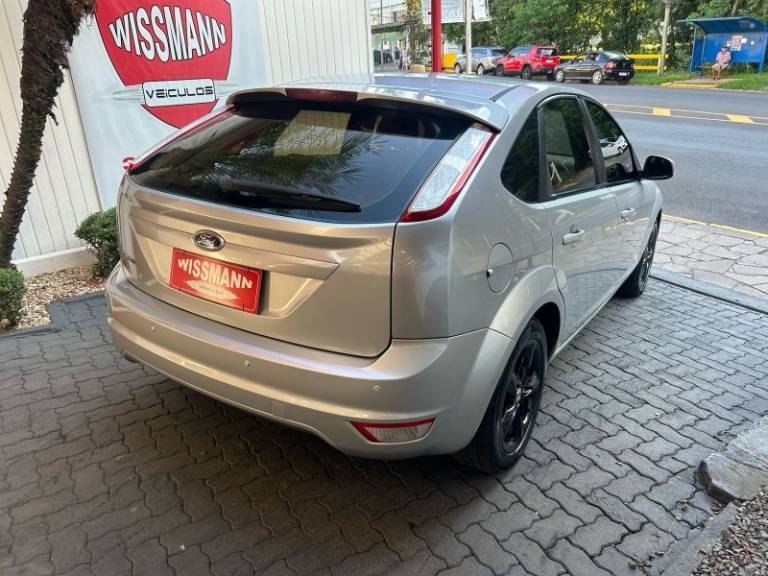FORD - FOCUS - 2012/2013 - Prata - R$ 41.800,00