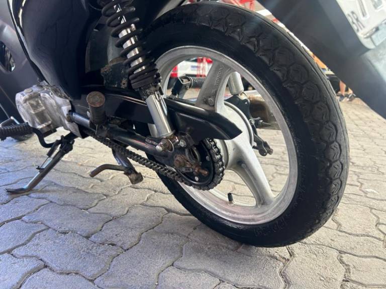 HONDA - BIZ 100 - 2002/2003 - Preta - R$ 7.500,00