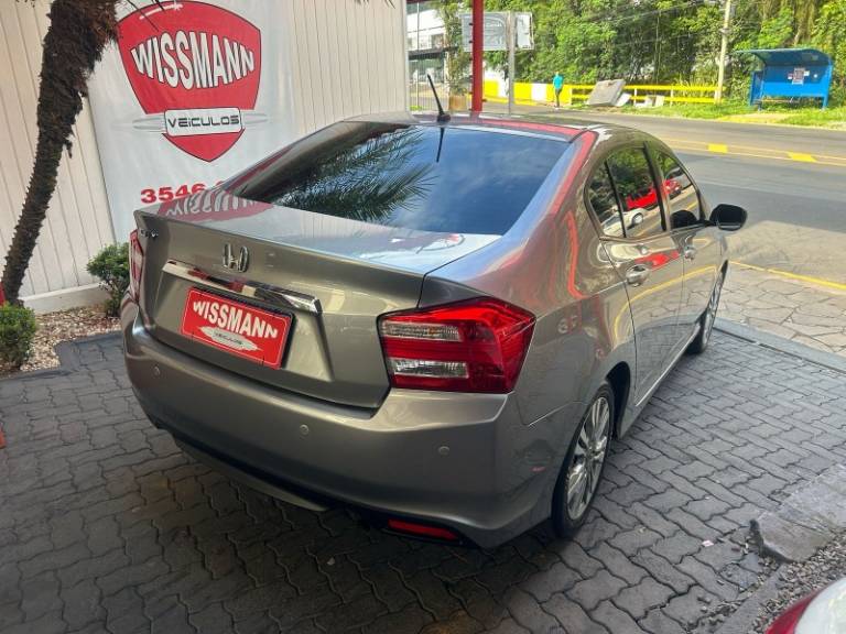 HONDA - CITY - 2013/2014 - Prata - R$ 58.800,00