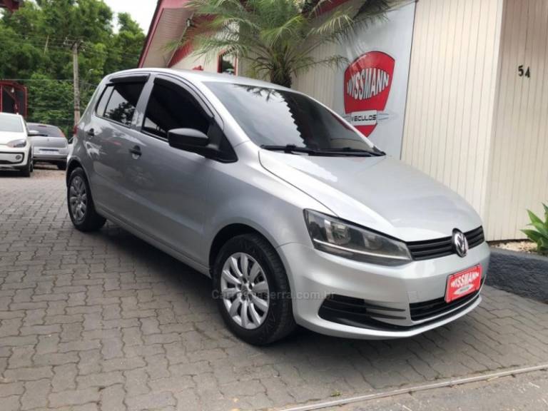 VOLKSWAGEN - FOX - 2015/2016 - Prata - R$ 49.800,00