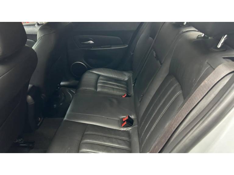 CHEVROLET - CRUZE - 2014/2014 - Prata - R$ 61.800,00