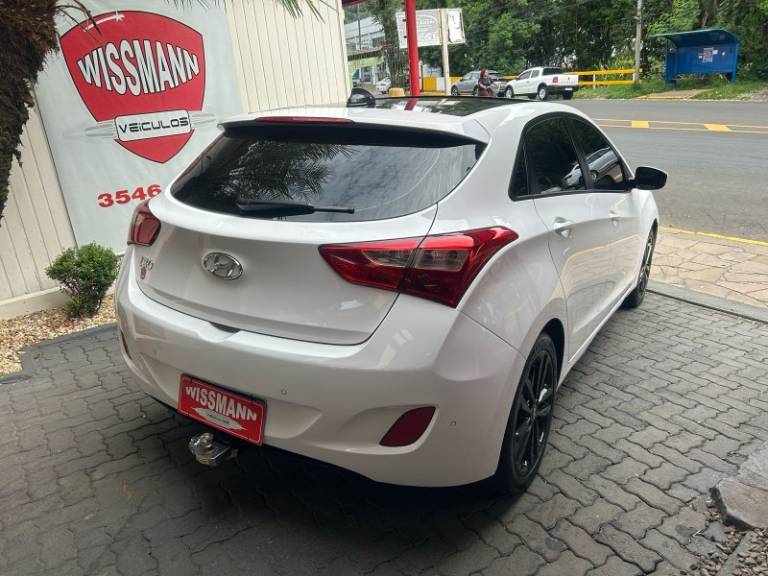 HYUNDAI - I30 - 2016/2016 - Branca - R$ 83.800,00