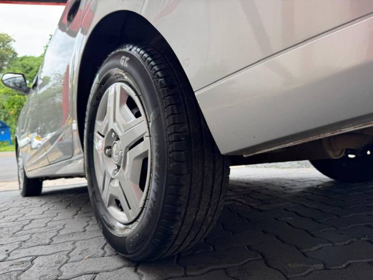 CHEVROLET - PRISMA - 2018/2018 - Prata - R$ 50.800,00