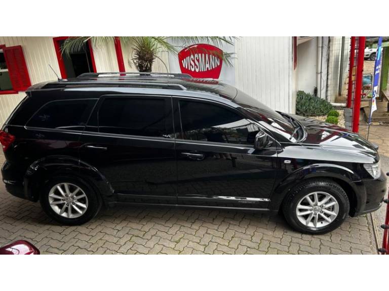 FIAT - FREEMONT - 2013/2014 - Preta - R$ 62.800,00