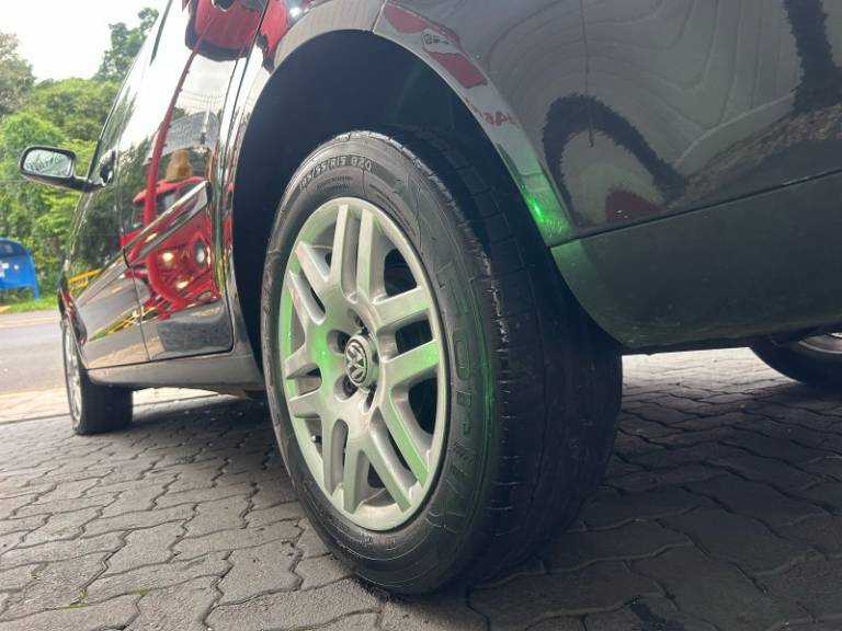 VOLKSWAGEN - POLO SEDAN - 2006/2006 - Preta - R$ 27.800,00
