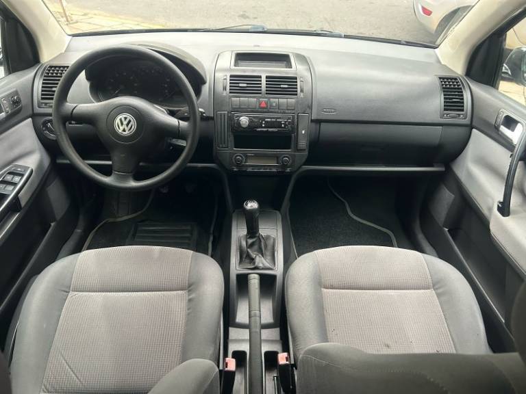 VOLKSWAGEN - POLO SEDAN - 2006/2006 - Preta - R$ 27.800,00