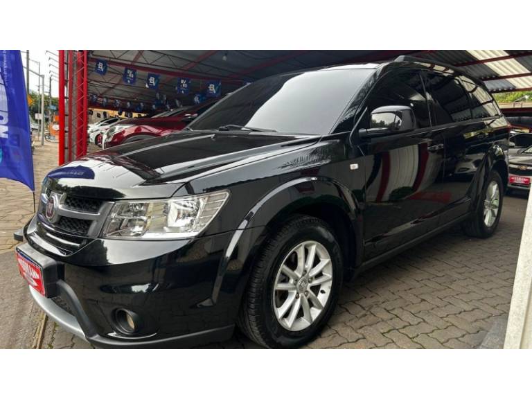 FIAT - FREEMONT - 2013/2014 - Preta - R$ 62.800,00