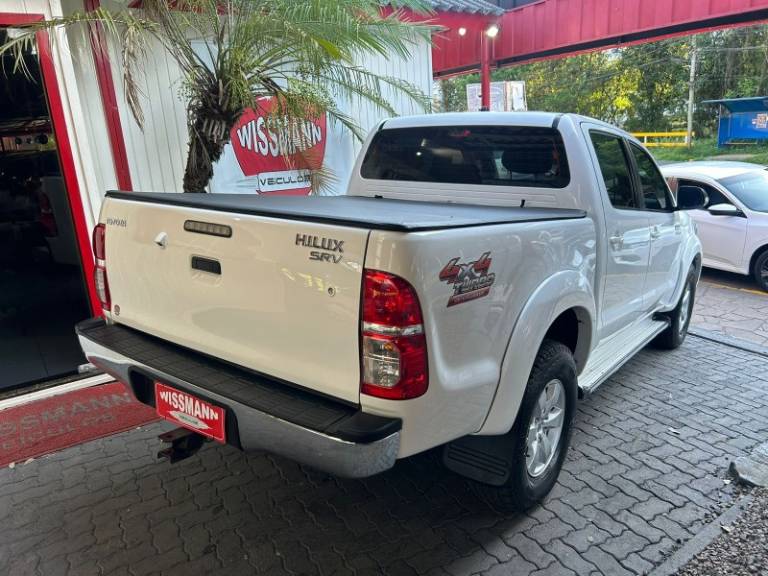 TOYOTA - HILUX - 2015/2015 - Branca - R$ 149.800,00