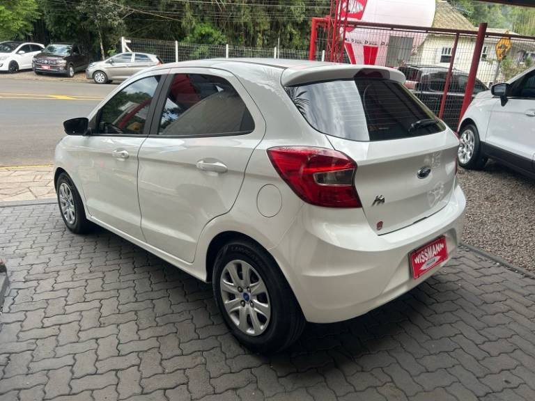FORD - KA - 2016/2017 - Branca - R$ 41.800,00