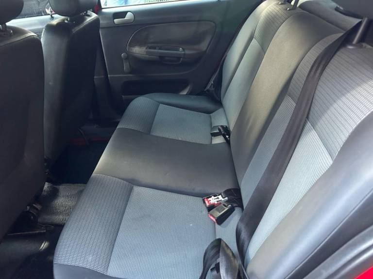 VOLKSWAGEN - GOL - 2011/2012 - Vermelha - R$ 16.800,00