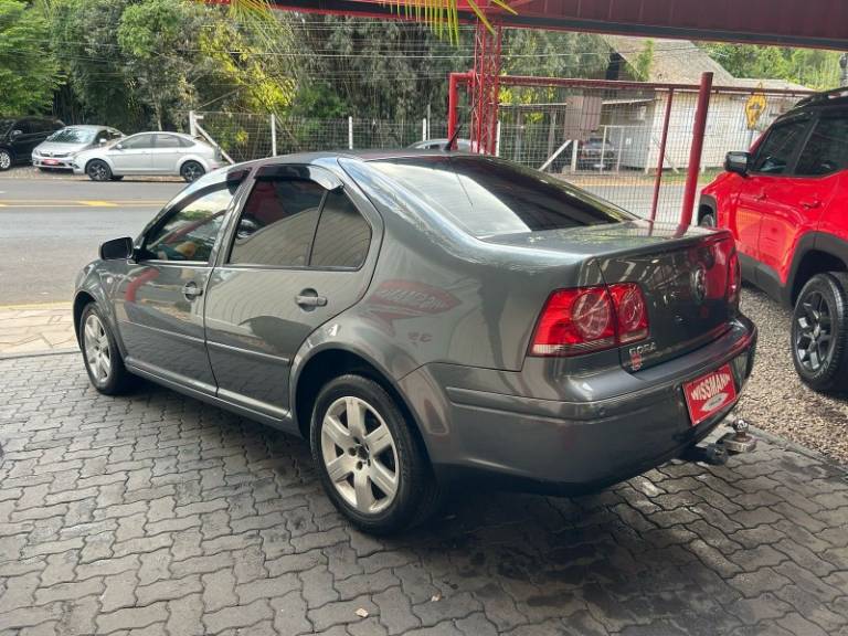 VOLKSWAGEN - BORA - 2009/2010 - Cinza - R$ 42.800,00