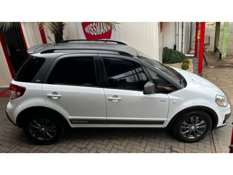SUZUKI - SX4 - 2012/2013 - Branca - R$ 46.800,00