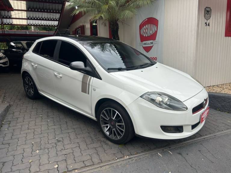 FIAT - BRAVO - 2013/2013 - Branca - R$ 41.800,00