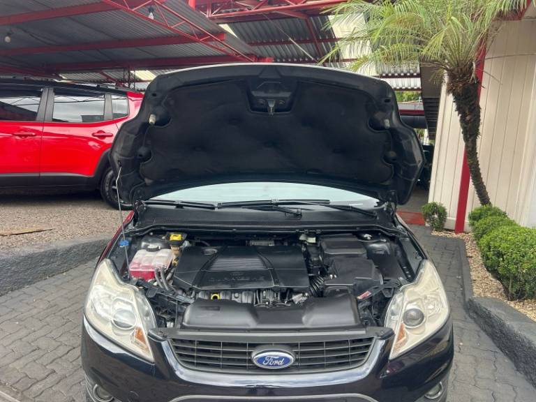 FORD - FOCUS - 2011/2012 - Preta - R$ 43.800,00