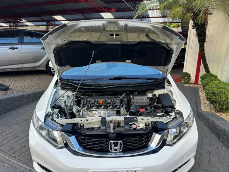 HONDA - CIVIC - 2014/2015 - Branca - R$ 77.800,00