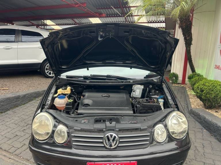 VOLKSWAGEN - POLO SEDAN - 2006/2006 - Preta - R$ 27.800,00