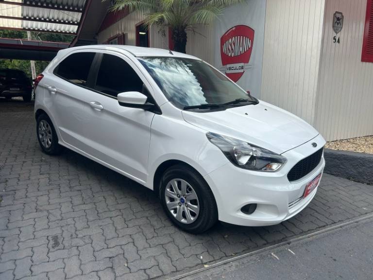 FORD - KA - 2016/2017 - Branca - R$ 41.800,00