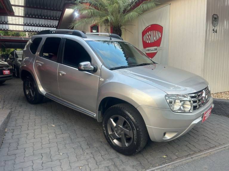 RENAULT - DUSTER - 2013/2014 - Prata - R$ 51.800,00