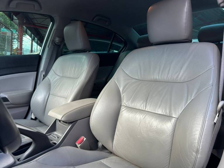 HONDA - CIVIC - 2014/2015 - Branca - R$ 77.800,00