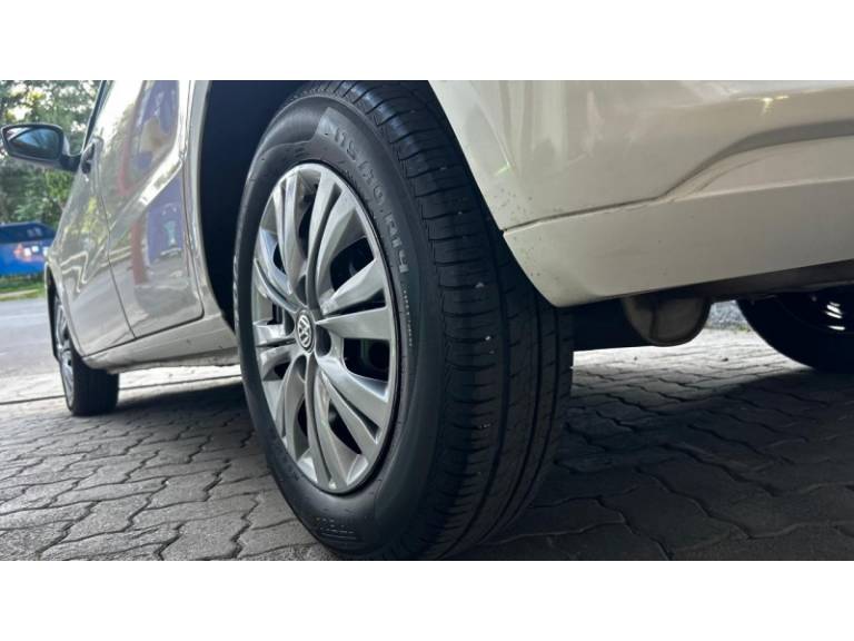 VOLKSWAGEN - GOL - 2014/2015 - Branca - R$ 41.800,00
