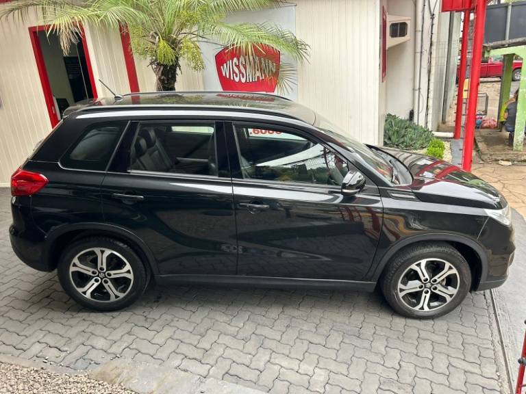 SUZUKI - VITARA - 2016/2017 - Preta - R$ 83.800,00
