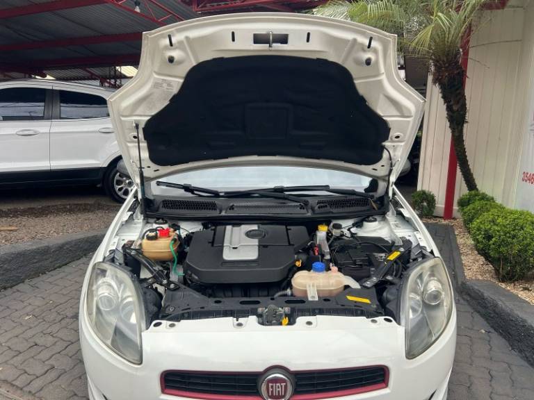 FIAT - BRAVO - 2013/2013 - Branca - R$ 41.800,00