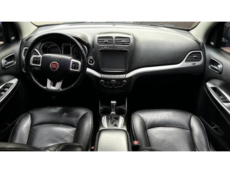 FIAT - FREEMONT - 2013/2014 - Preta - R$ 62.800,00