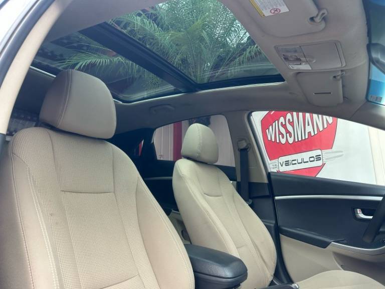 HYUNDAI - I30 - 2016/2016 - Branca - R$ 83.800,00
