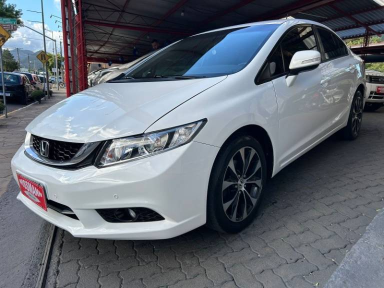 HONDA - CIVIC - 2014/2015 - Branca - R$ 77.800,00