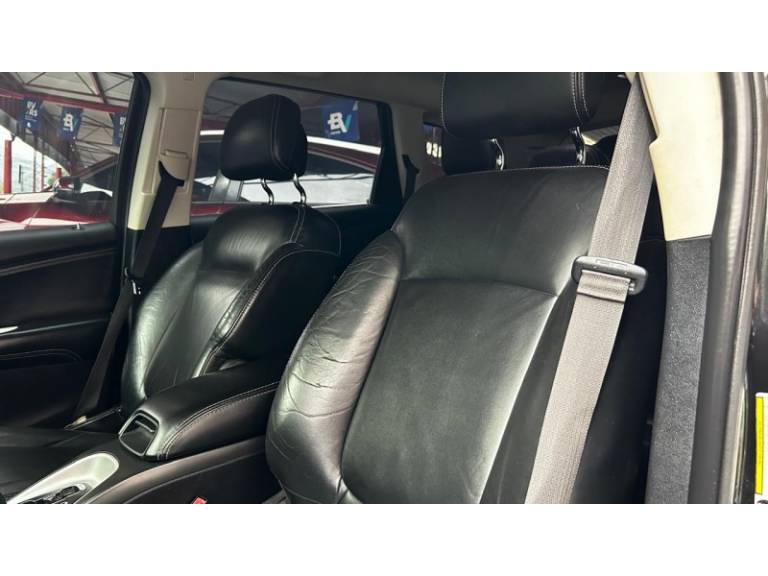 FIAT - FREEMONT - 2013/2014 - Preta - R$ 62.800,00