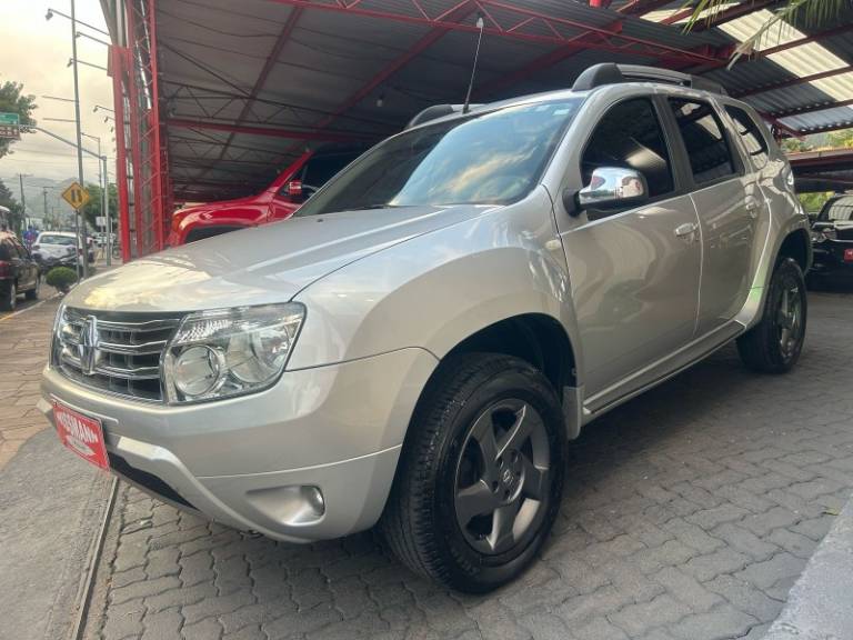 RENAULT - DUSTER - 2013/2014 - Prata - R$ 51.800,00