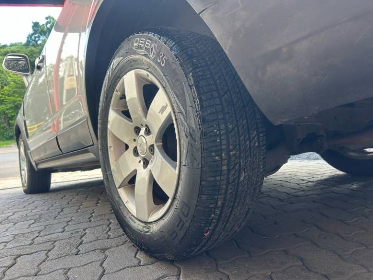 CHEVROLET - CAPTIVA - 2010/2010 - Prata - R$ 25.800,00