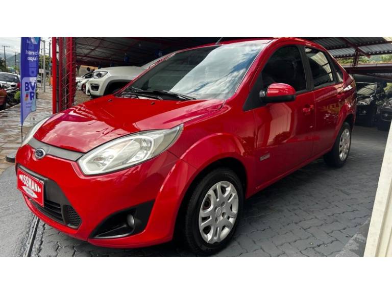 FORD - FIESTA - 2011/2012 - Vermelha - R$ 34.800,00