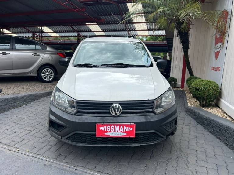 VOLKSWAGEN - SAVEIRO - 2018/2018 - Branca - R$ 42.800,00